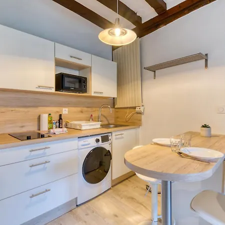 Valerie - Confortable Centre De Apartment