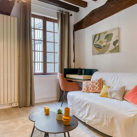 Apartment Valerie - Confortable Centre De *