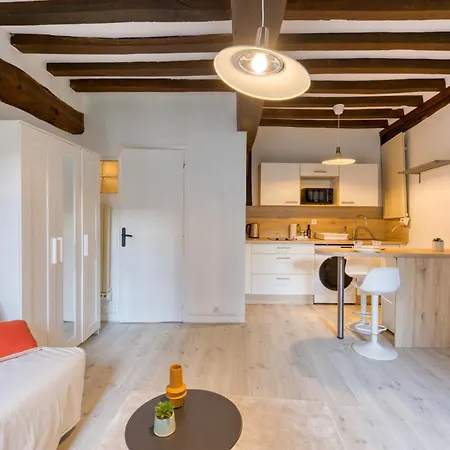 Valerie - Confortable Centre De Apartment *